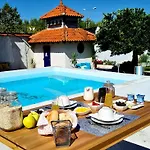 Oryza Guest House& *